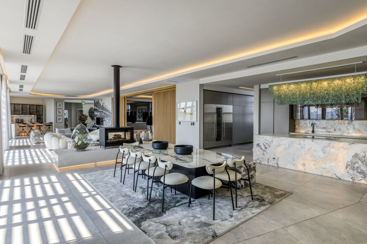 Exclusive Signature 6-Bedroom Penthouse with Lagoon Views - Photo 5