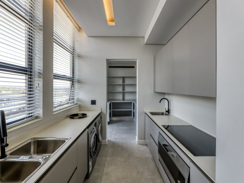 Exclusive Signature 6-Bedroom Penthouse with Lagoon Views - Photo 8