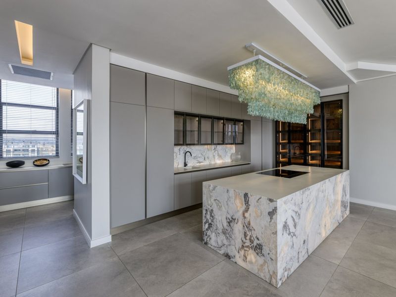 Exclusive Signature 6-Bedroom Penthouse with Lagoon Views - Photo 7