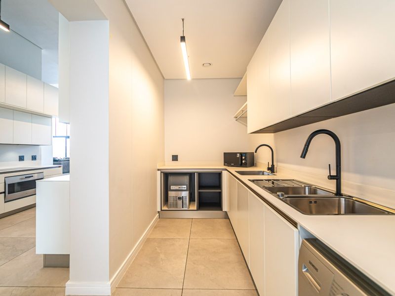 Exclusive Signature 6-Bedroom Villa with Lagoon Views - Photo 9