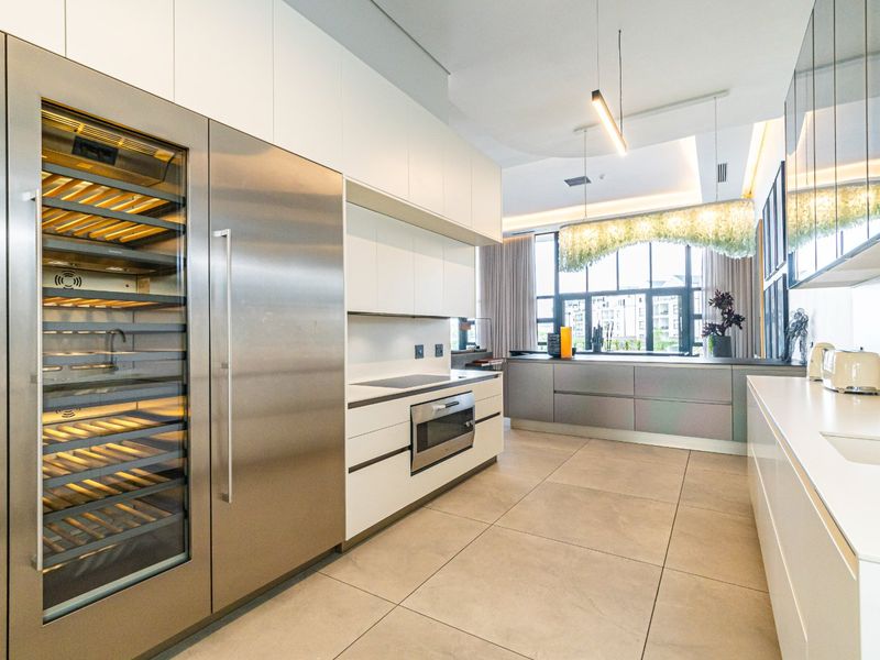 Exclusive Signature 6-Bedroom Villa with Lagoon Views - Photo 5