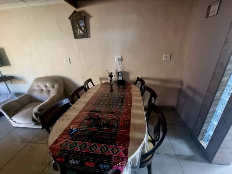 Charming and Well Maintained - Move in Ready... - Photo 6