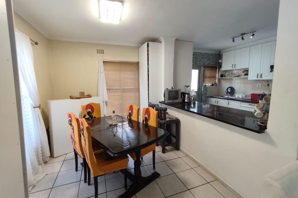 Prime 3-Bedroom Home in Prestigious Allenby Drive - Photo 5