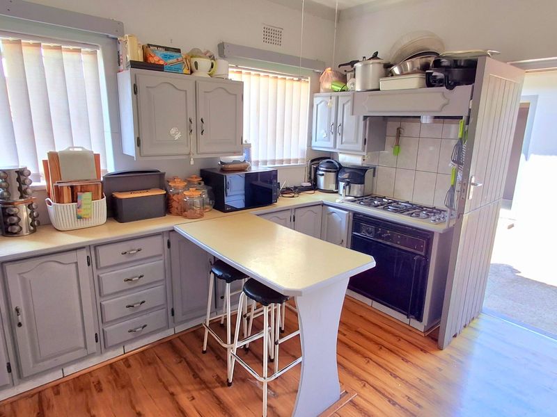 Conveniently Located 3-Bedroom Property for Sale with Entertainment Area  - Photo 5