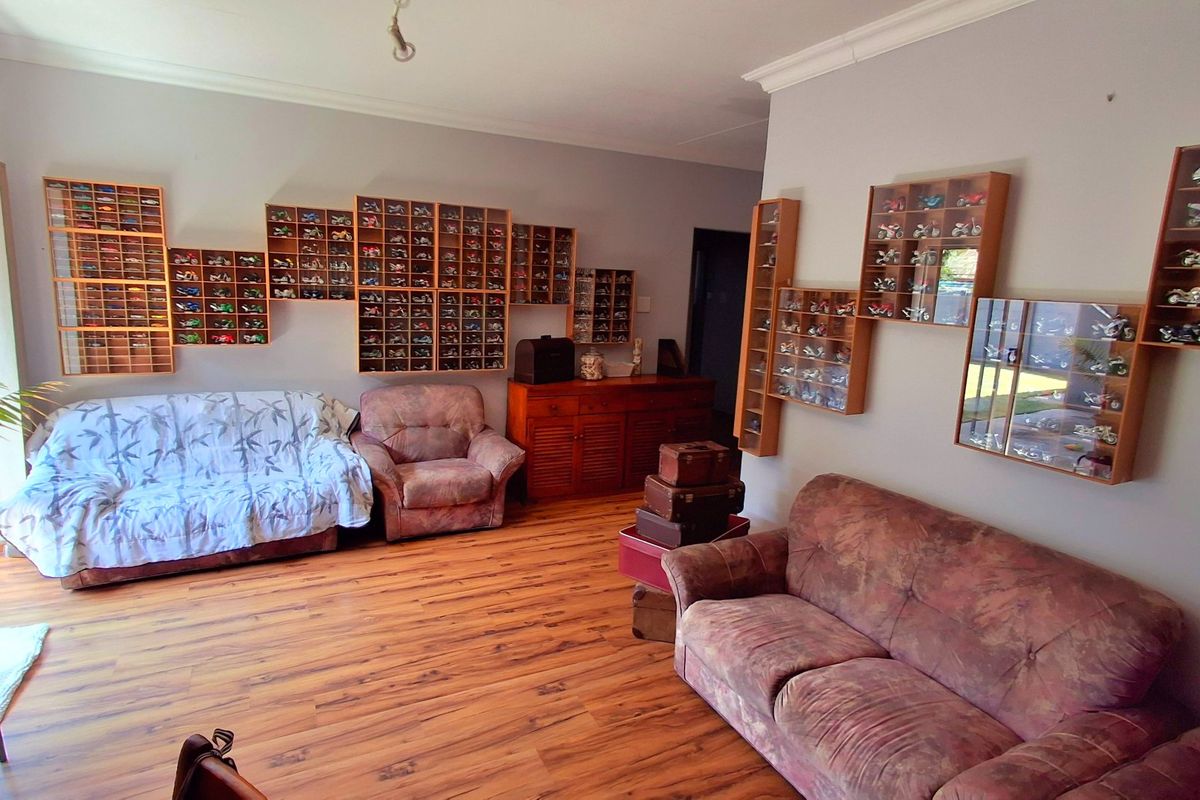 Conveniently Located 3-Bedroom Property for Sale with Entertainment Area  - Photo 4