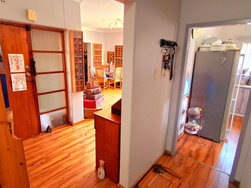 Conveniently Located 3-Bedroom Property for Sale with Entertainment Area  - Photo 6