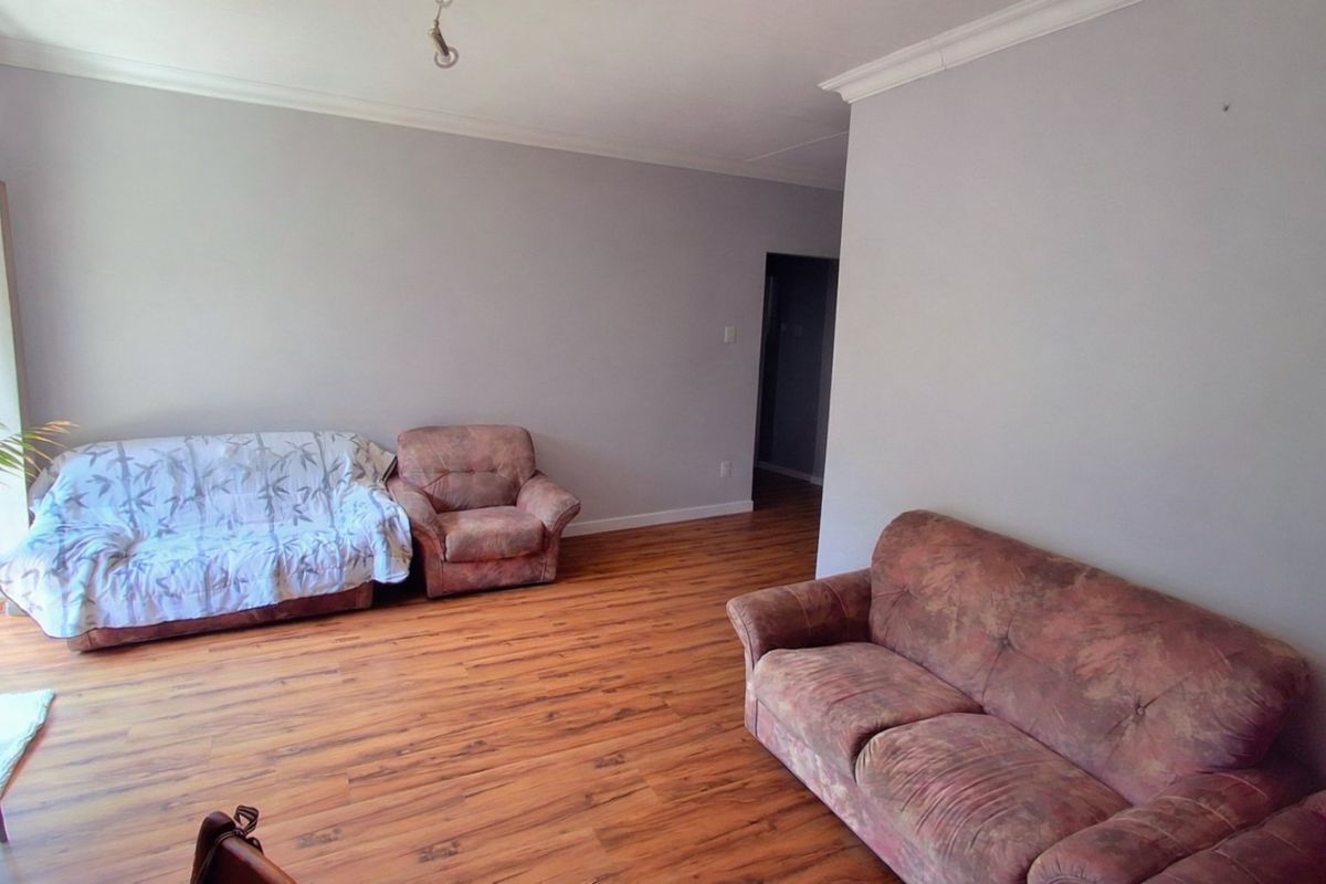 Conveniently Located 3-Bedroom Property for Sale with Entertainment Area  - Photo 2
