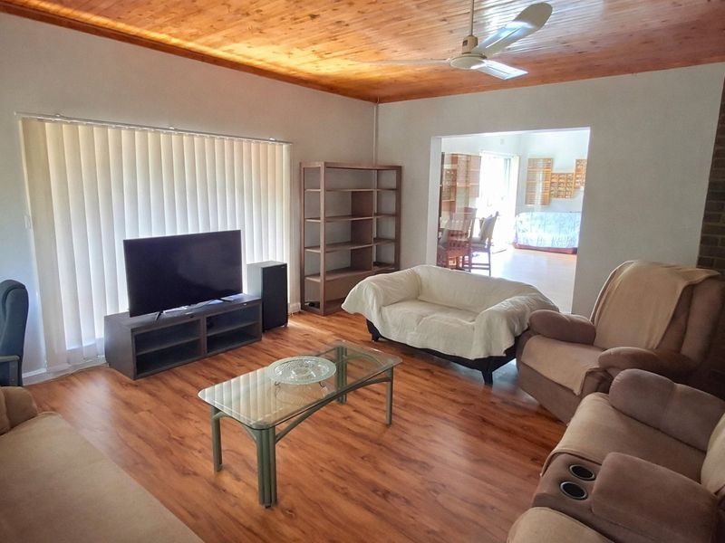 Conveniently Located 3-Bedroom Property for Sale with Entertainment Area  - Photo 3