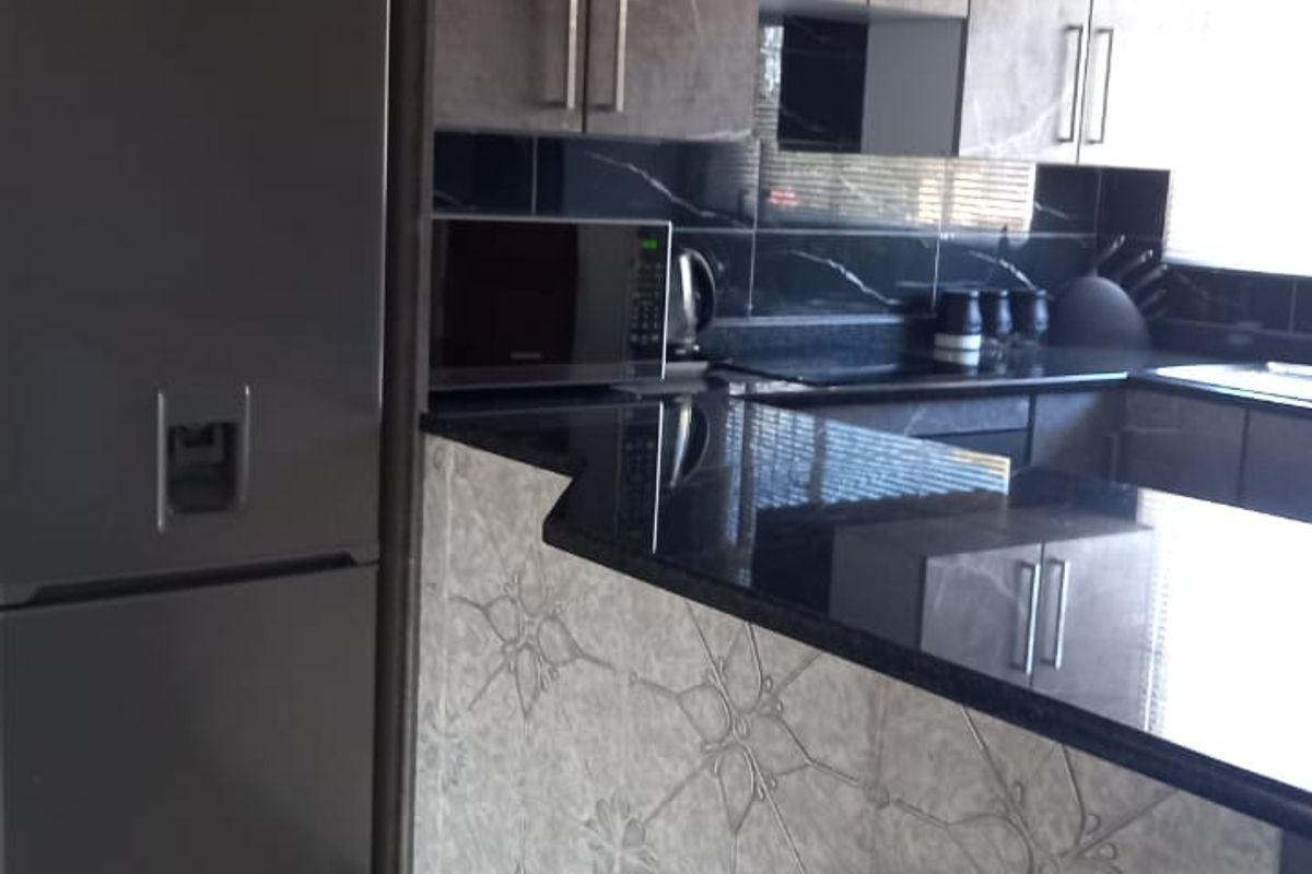 Renovated 2 Bedroom Apartment for sale in Mitserie Park, Westonaria - Photo 3