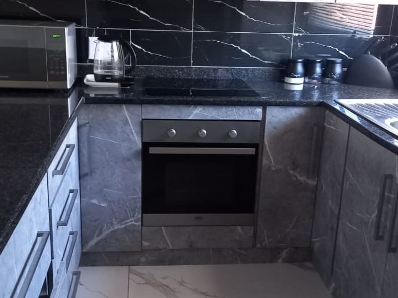 Renovated 2 Bedroom Apartment for sale in Mitserie Park, Westonaria - Photo 2