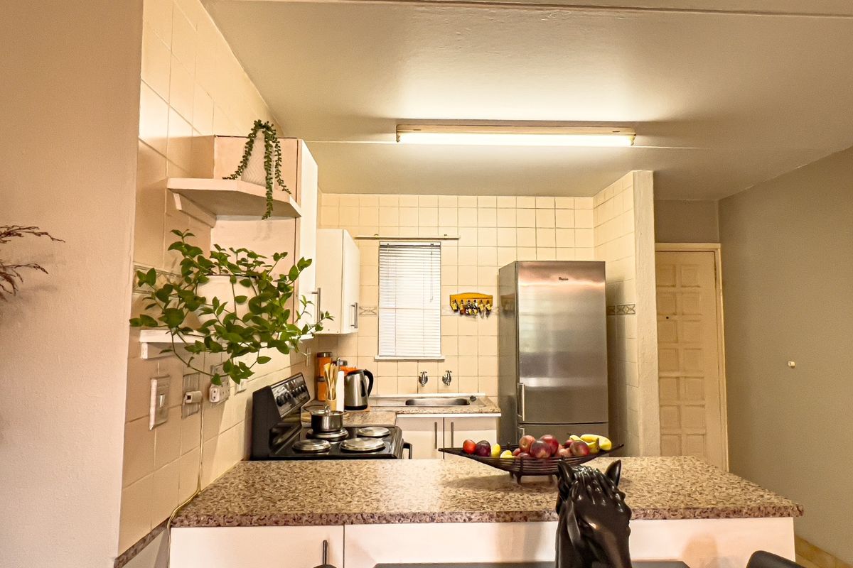 2 Bedroom Garden Unit For Sale in Bedford Gardens  - Photo 5