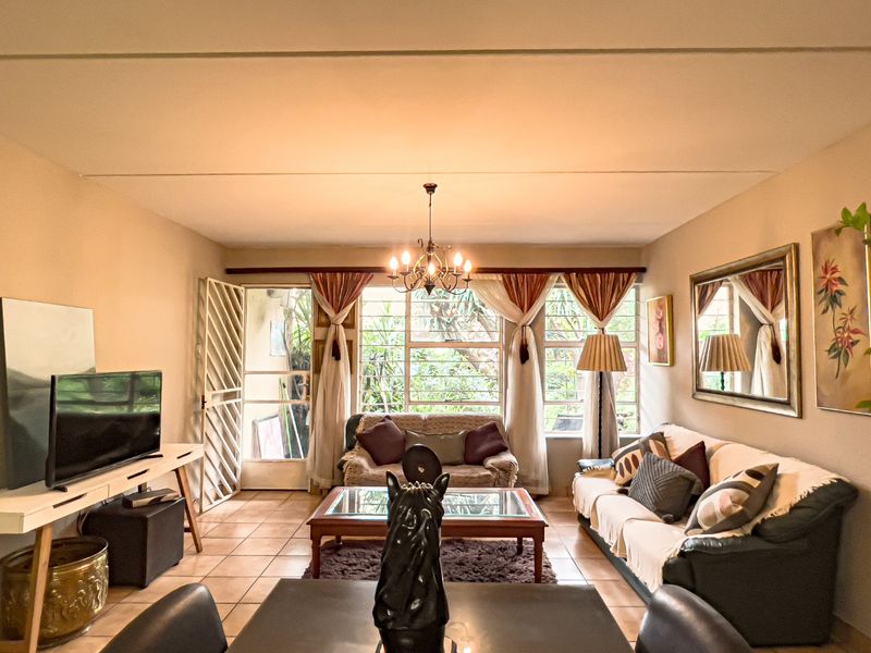 2 Bedroom Garden Unit For Sale in Bedford Gardens  - Photo 7