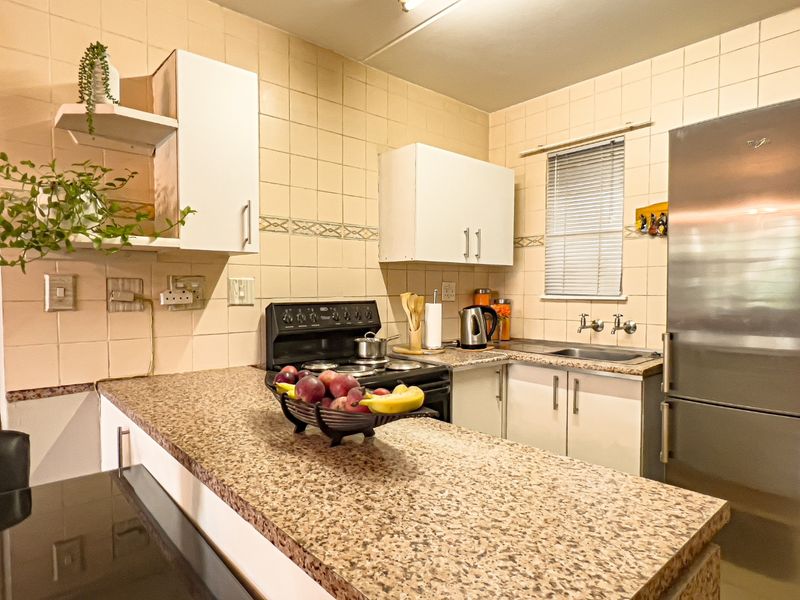 2 Bedroom Garden Unit For Sale in Bedford Gardens  - Photo 4