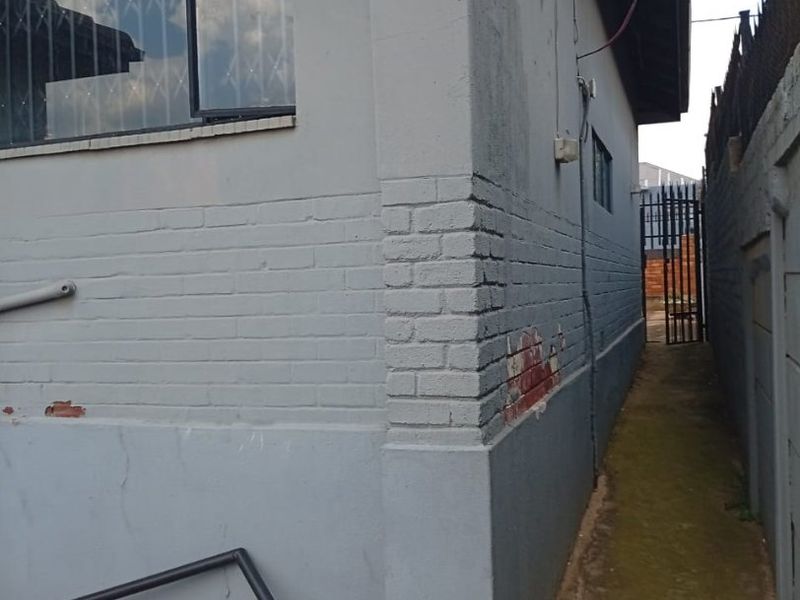 Investment Property -House For Sale  - Photo 2