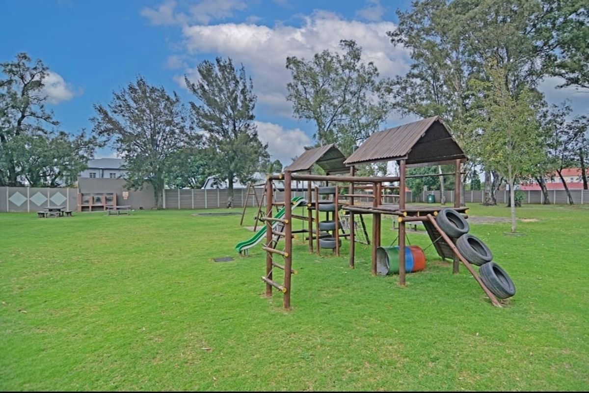 New Development ,comet– All Costs Included - Photo 3