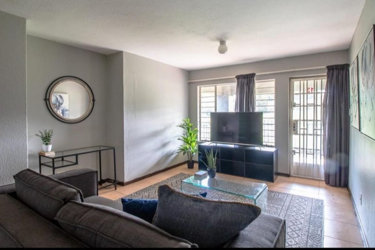 All costs included Spacious 3-Bedroom Apartment for Sale – The Waterfront, Primrose - Photo 3