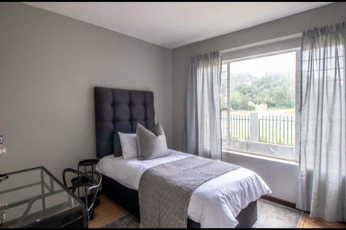 All costs included Spacious 3-Bedroom Apartment for Sale – The Waterfront, Primrose - Photo 2