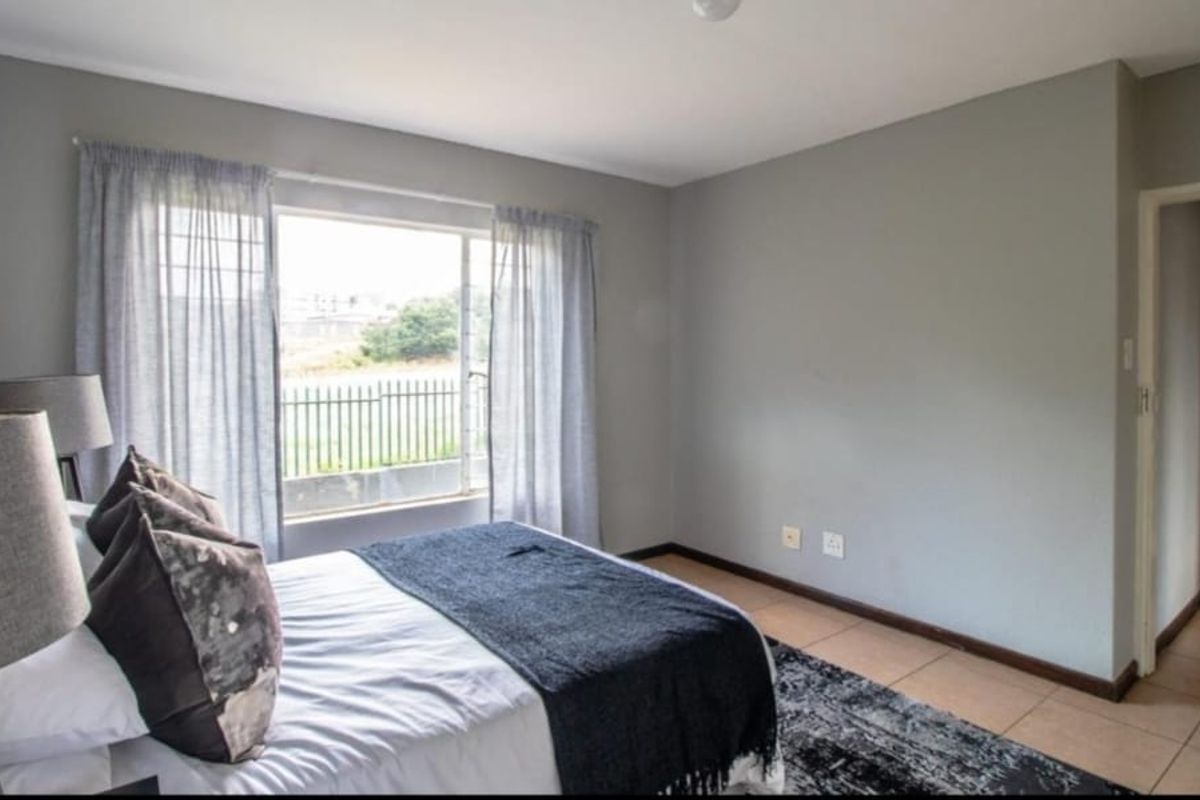 All costs included Spacious 3-Bedroom Apartment for Sale – The Waterfront, Primrose - Photo 5