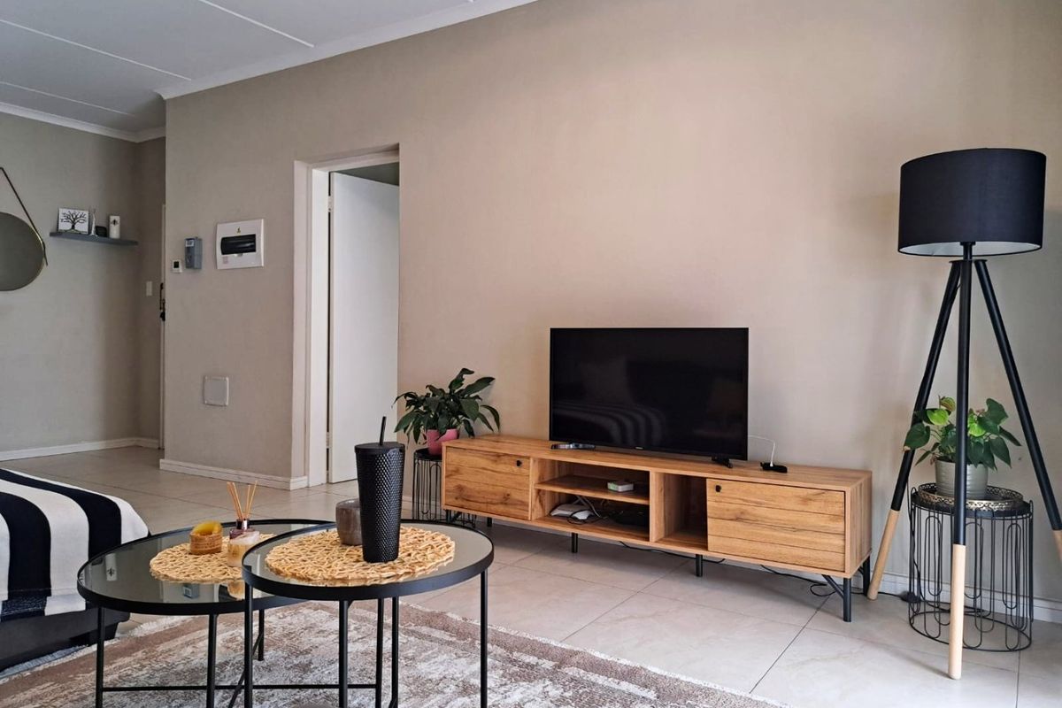 Spacious 3-Bedroom First-Floor Apartment | 116m2 - Photo 2
