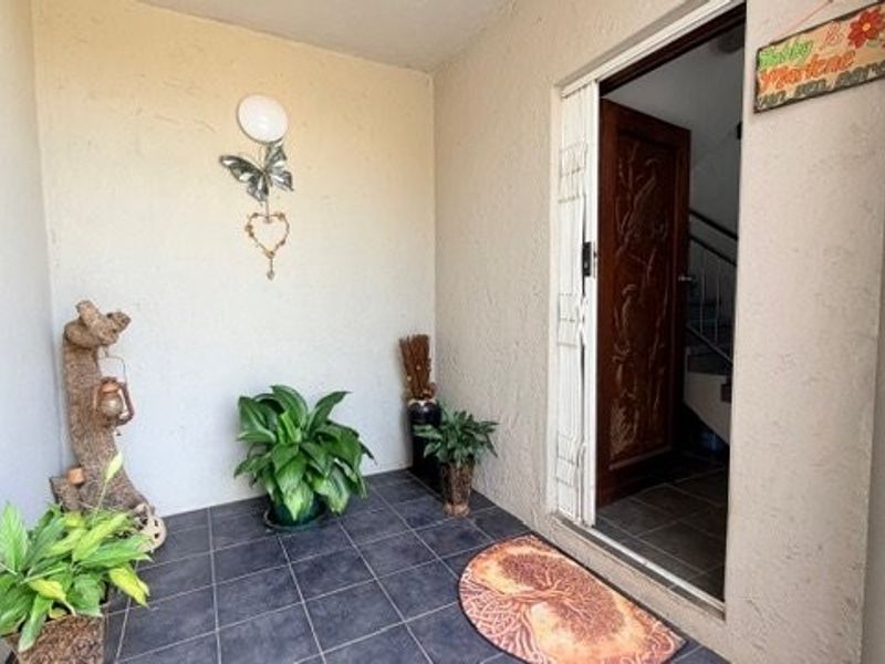 Elevated Family Home with Sweeping Ocean Views in Ramsgate - Photo 5