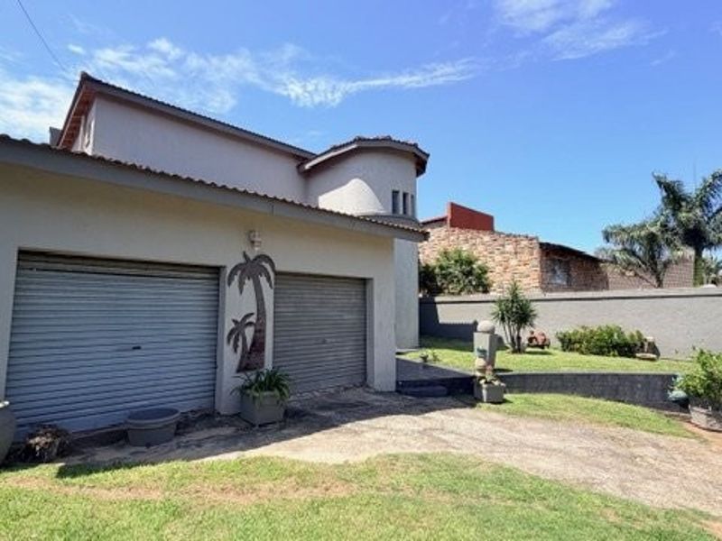 Elevated Family Home with Sweeping Ocean Views in Ramsgate - Photo 3