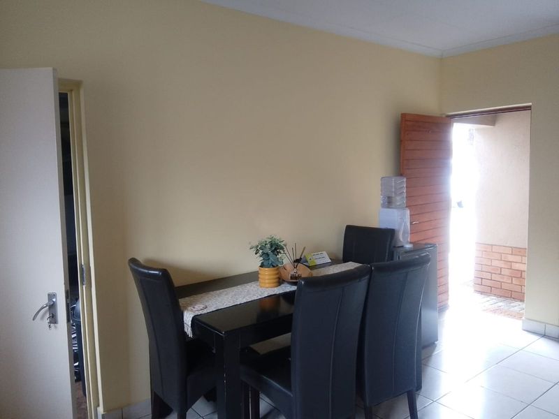 Modern 3-Bedroom Home with Double Garage in ELawini Life Estate - Photo 10