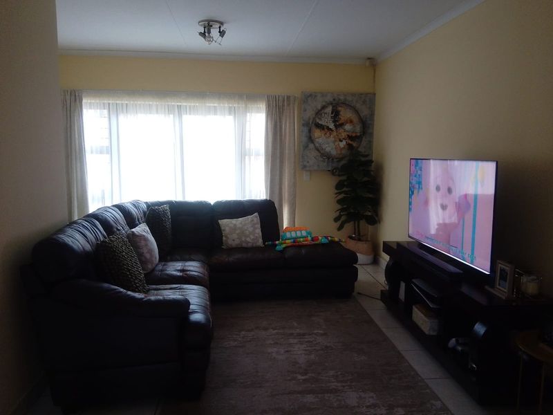 Modern 3-Bedroom Home with Double Garage in ELawini Life Estate - Photo 9