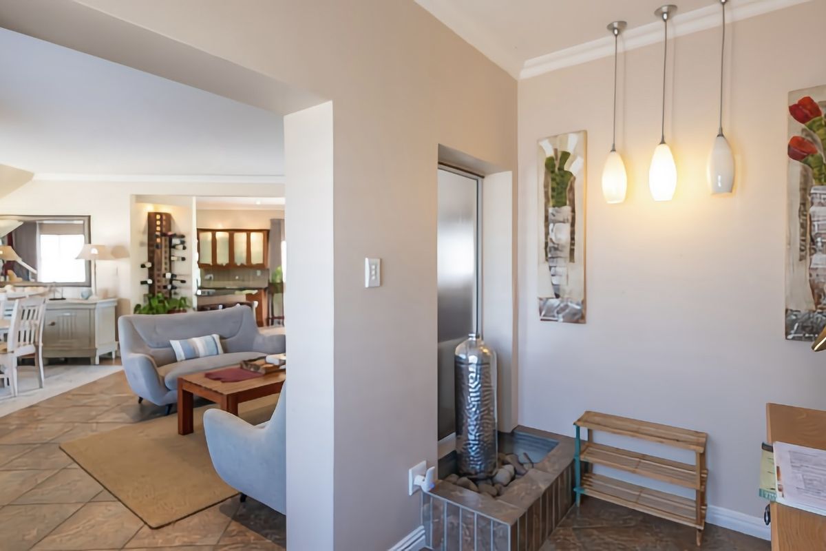 YOUR MOVE TO KINGSWOOD STARTS HERE - 3 BEDROOM HOME - Photo 2