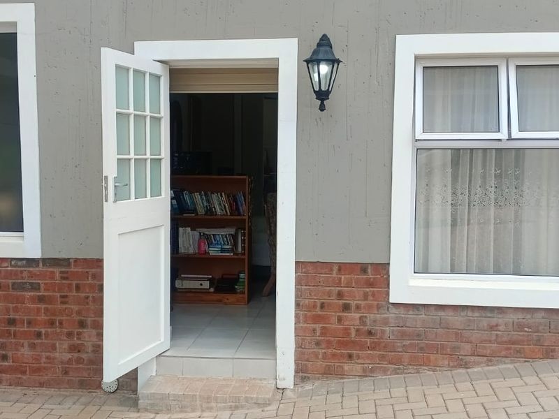 Luxury Coastal Living with Ocean Views in Secure Monte Christo Estate - Photo 4