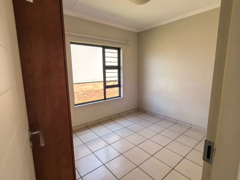 House to rent in a 24 hours security estate - Photo 6