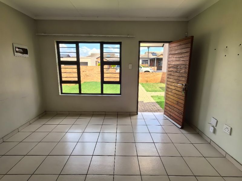 House to rent in a 24 hours security estate - Photo 3