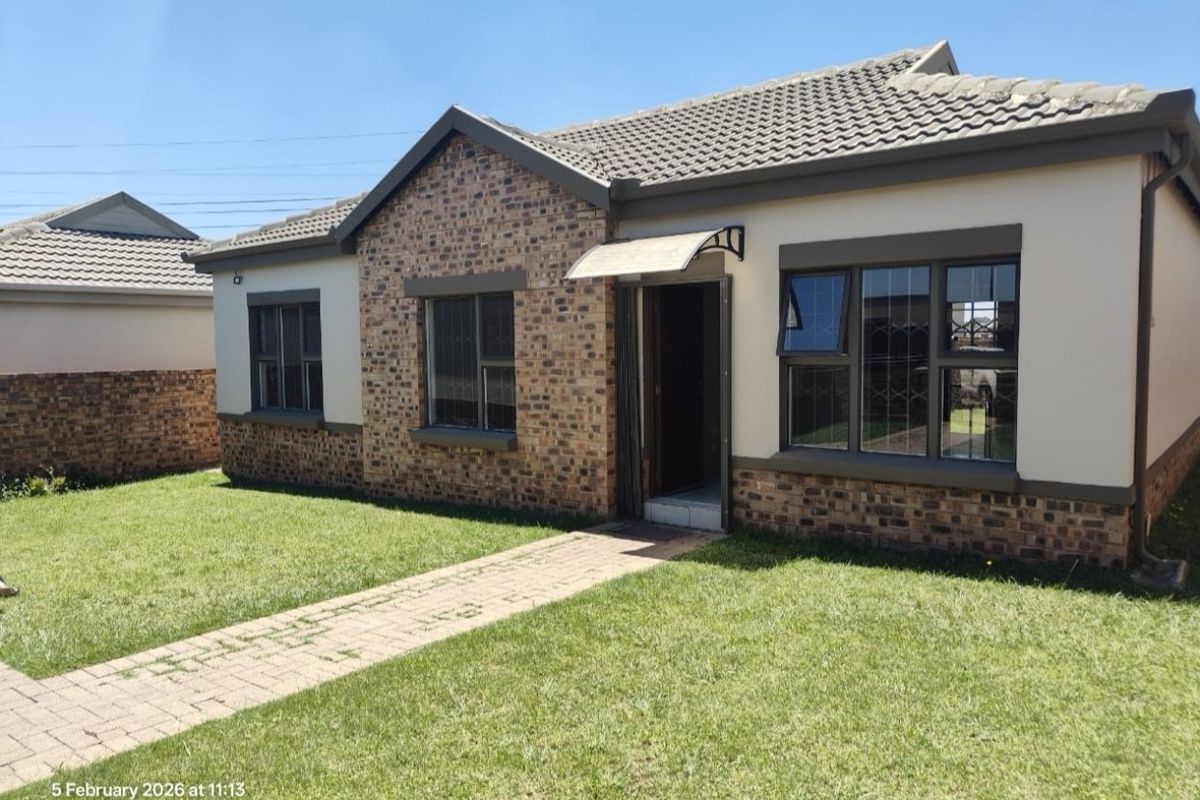 House to rent in a 24 hours security estate - Photo 2