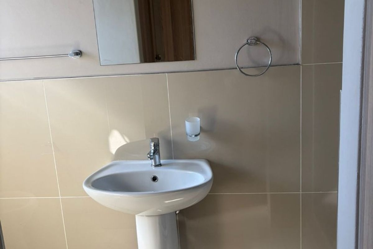 Available property to rent in a secure estate - Photo 4
