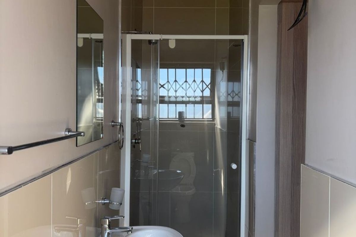 Available property to rent in a secure estate - Photo 5