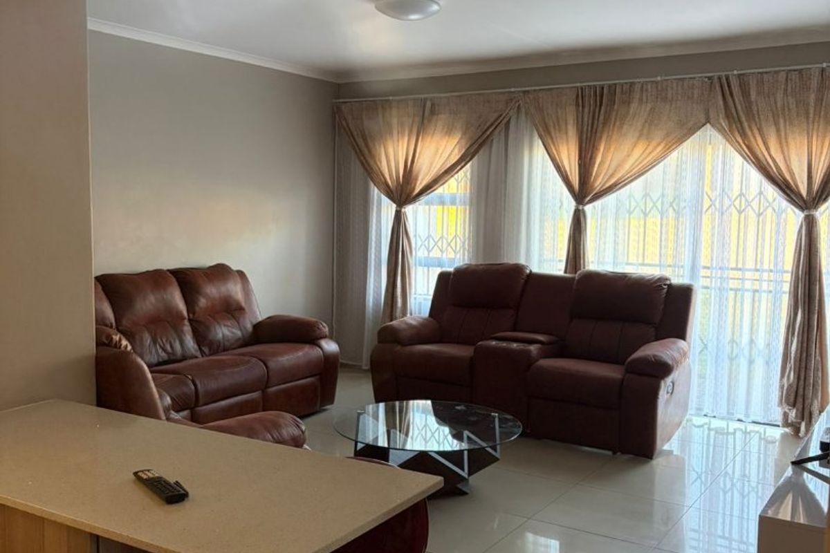 Available property to rent in a secure estate - Photo 2