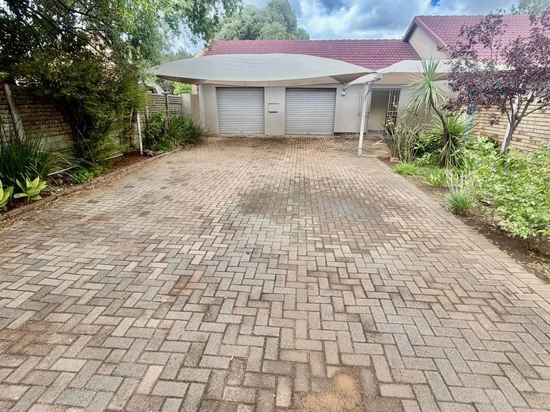 Beautiful 3-Bedroom Family Home - Photo 9