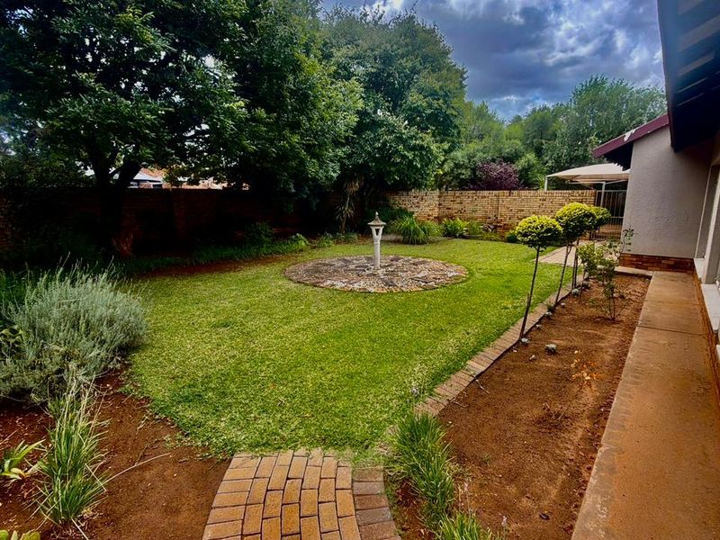 Beautiful 3-Bedroom Family Home - Photo 4