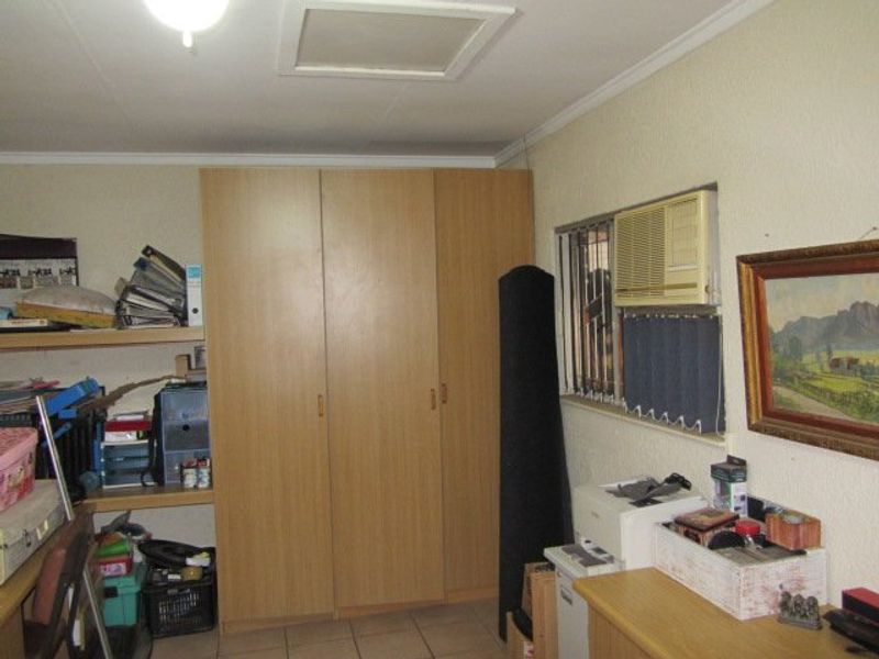 Perfect beginner family home with lots of extras. - Photo 3