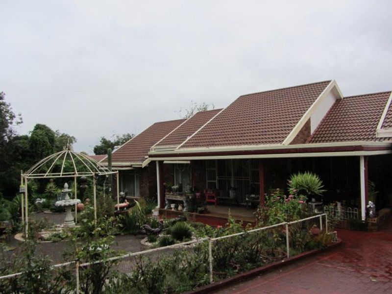 Perfect beginner family home with lots of extras. - Photo 1