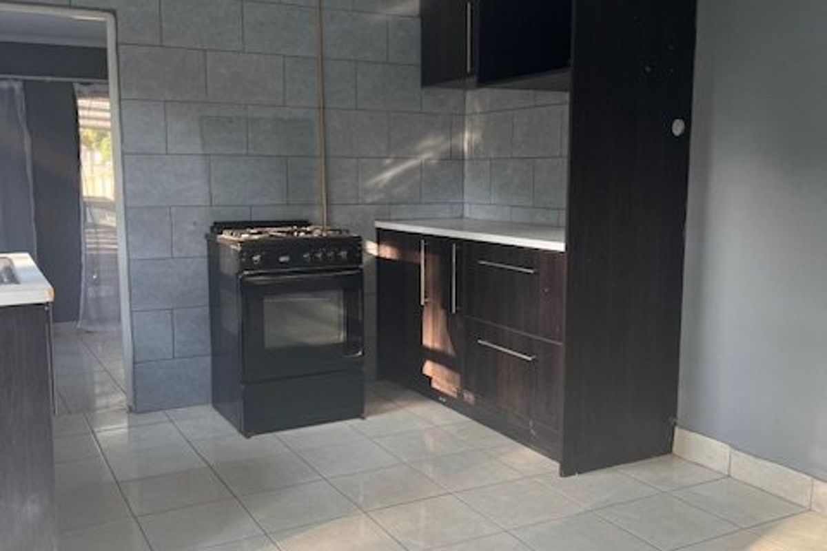 1 Bedroom Unit in Rhodesfield to rent - Photo 2