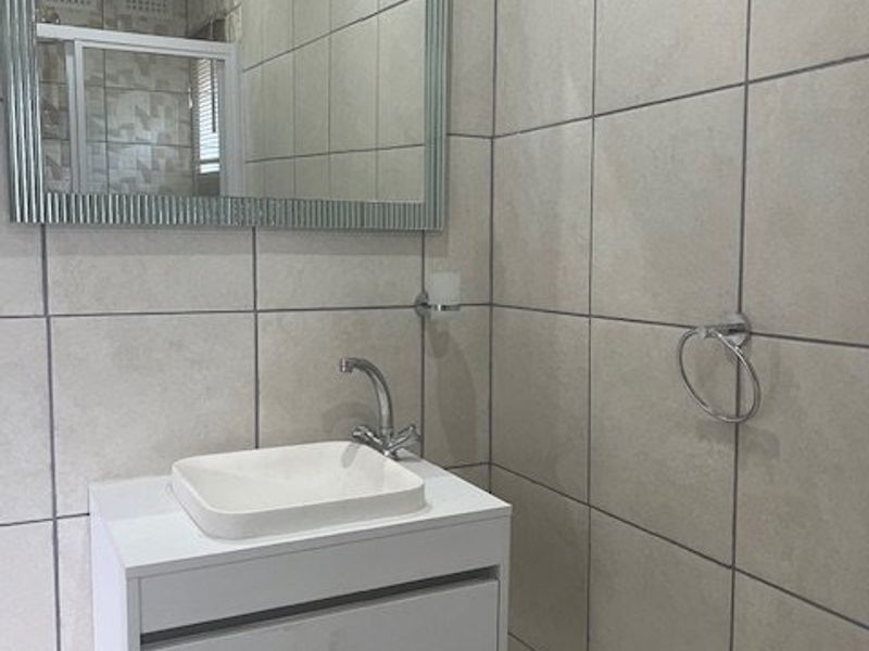 1 Bedroom Unit in Rhodesfield to rent - Photo 9