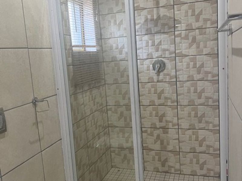 1 Bedroom Unit in Rhodesfield to rent - Photo 8