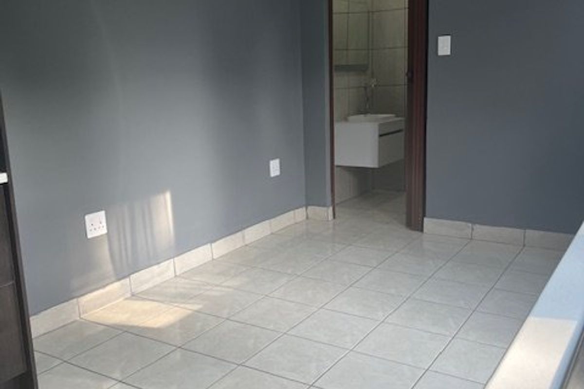1 Bedroom Unit in Rhodesfield to rent - Photo 4
