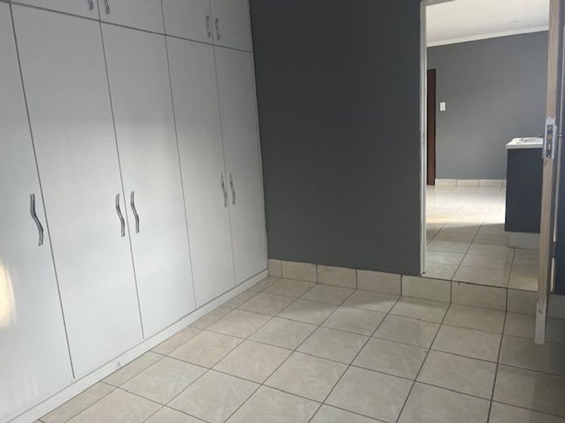 1 Bedroom Unit in Rhodesfield to rent - Photo 6