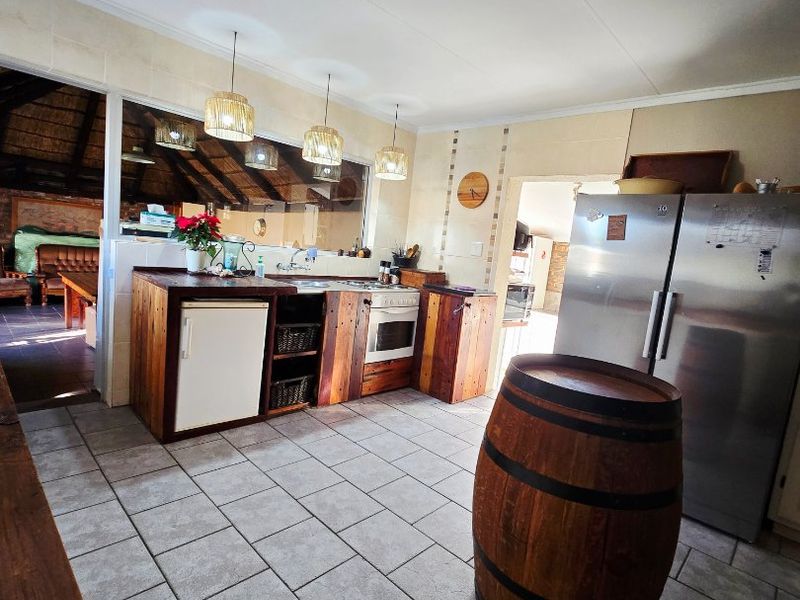 Modern 3-Bedroom Home with Two Full Bathrooms, Entertainment Lapa, Domestic Room & Excellent Security - Photo 10