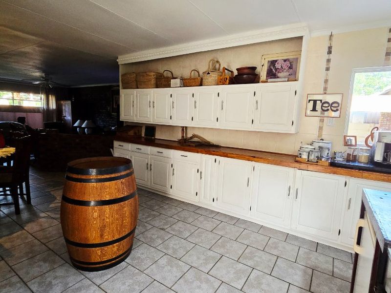 Modern 3-Bedroom Home with Two Full Bathrooms, Entertainment Lapa, Domestic Room & Excellent Security - Photo 6