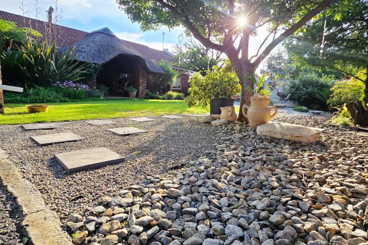 Modern 3-Bedroom Home with Two Full Bathrooms, Entertainment Lapa, Domestic Room & Excellent Security - Photo 2