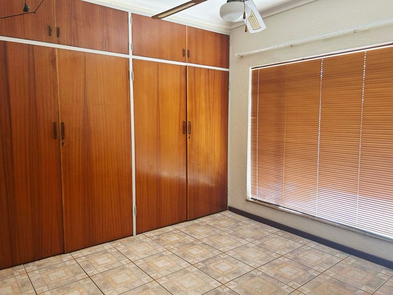 2 Bed Apartment in Stilfontein Ext 4, Stilfontein for Sale - Photo 6
