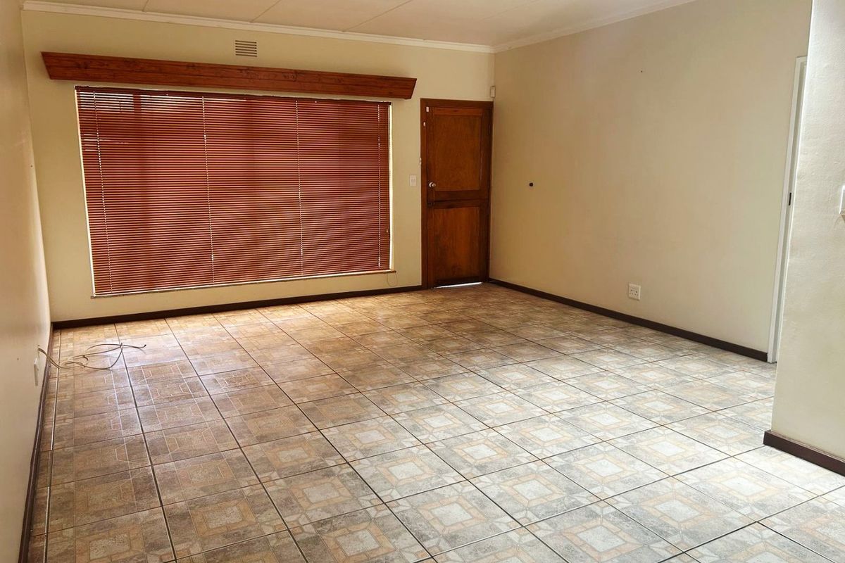 2 Bed Apartment in Stilfontein Ext 4, Stilfontein for Sale - Photo 5