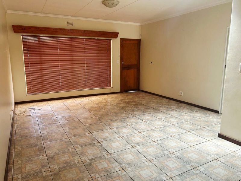 2 Bed Apartment in Stilfontein Ext 4, Stilfontein for Sale - Photo 5